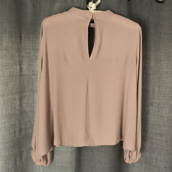 Lush cutout blouse - Picture 2 of 7